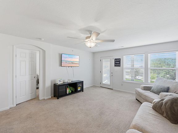 4th image of 7610 Woodhaven Ct
