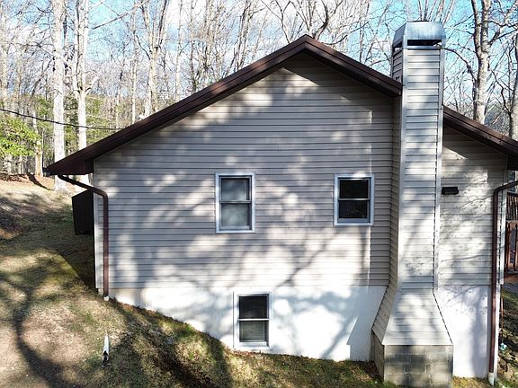5th image of 219 Seneca Crest Dr