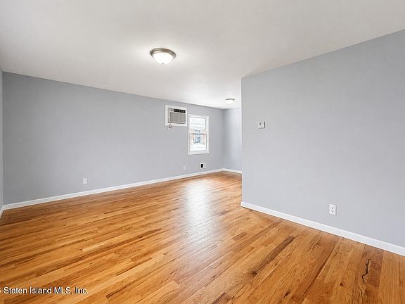 2nd image of 28 Reno Ave