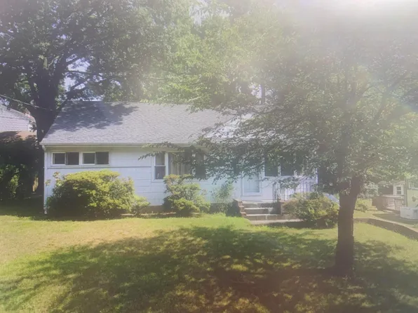 9 Mountain View Rd, Cresskill, NJ 07626