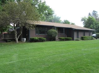 111 Woodland Dr, South Lyon, MI 48178