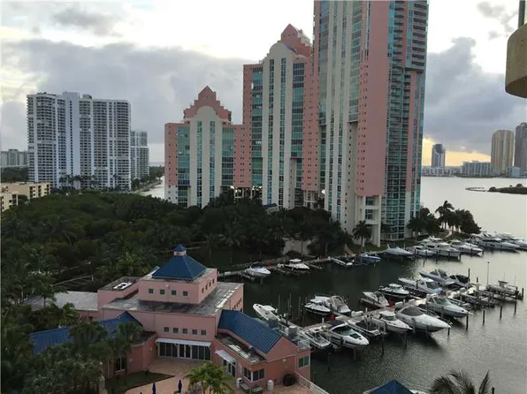 3340 NE 190th St #1240, Miami, FL 33180