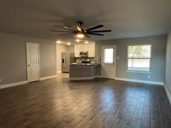 712 Amber Dr, Greenville, TX 75402