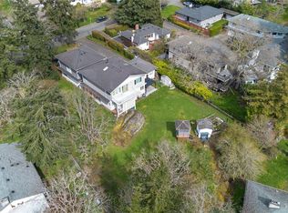 863 Parklands Dr, Esquimalt, BC