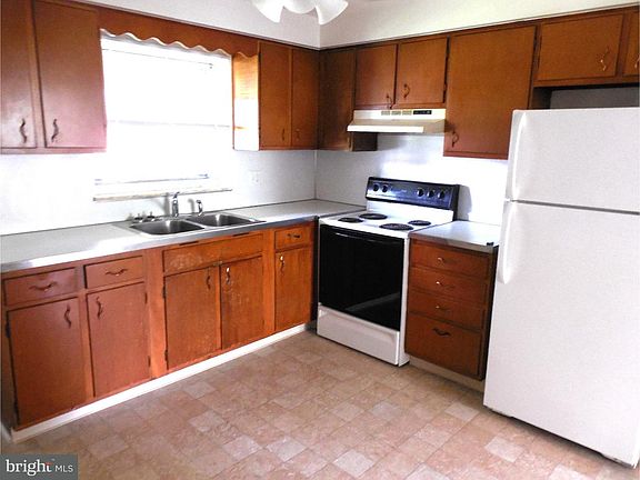 3rd image of 501 E Highland Ave APT 03