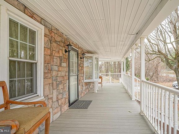 3rd image of 430 Monroeville Rd