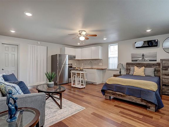 4th image of 2915 Rosewood St