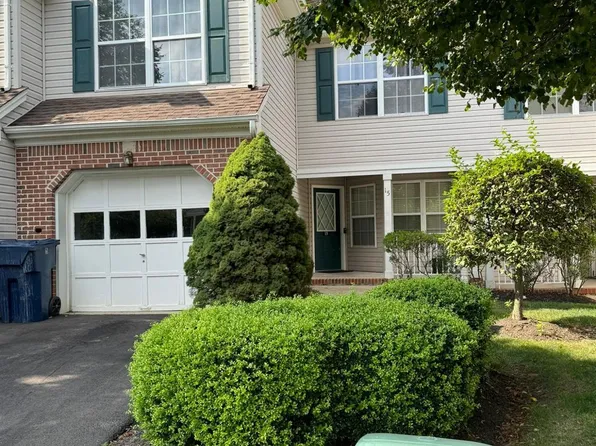 15 Amy Dr, North Brunswick, NJ 08902