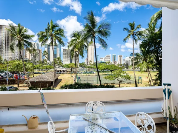 500 University Ave APT 310, Honolulu, HI 96826