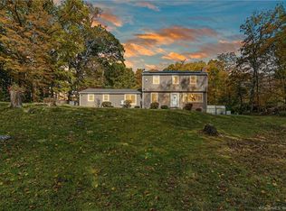 12 Winslow Ter, Monroe, CT 06468