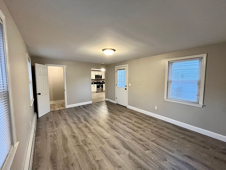Spacious living room