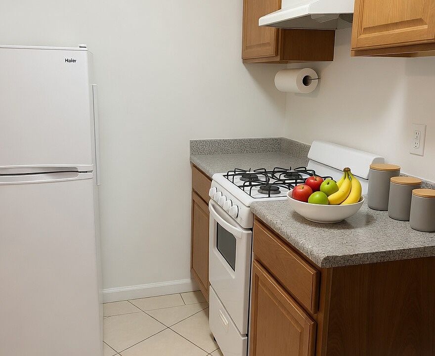 2nd image of 200 Allen St APT 7R