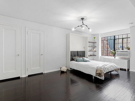 3rd image of 45 Tudor City Pl APT 2114