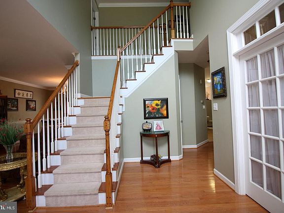3rd image of 27 Blackberry Ln