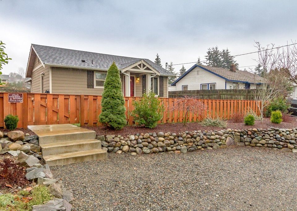 1st image of 2971 38th Ave NE