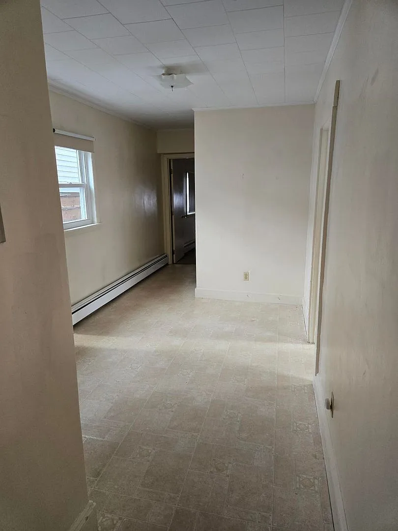 187 Essex St (4 Units) — Photo 2