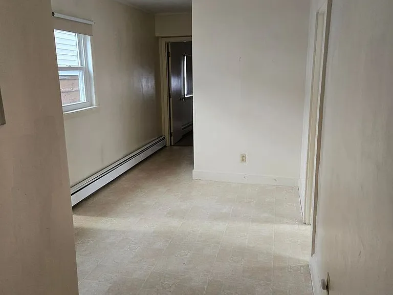187 Essex St — Photo 2
