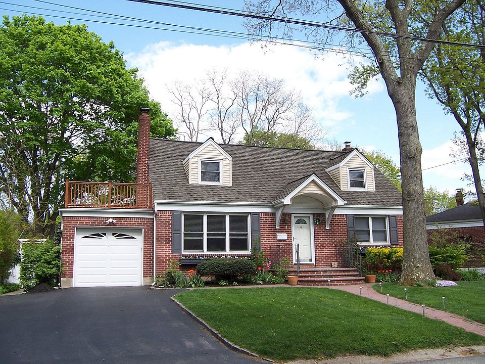 1st image of 13 Cedar Hill Dr
