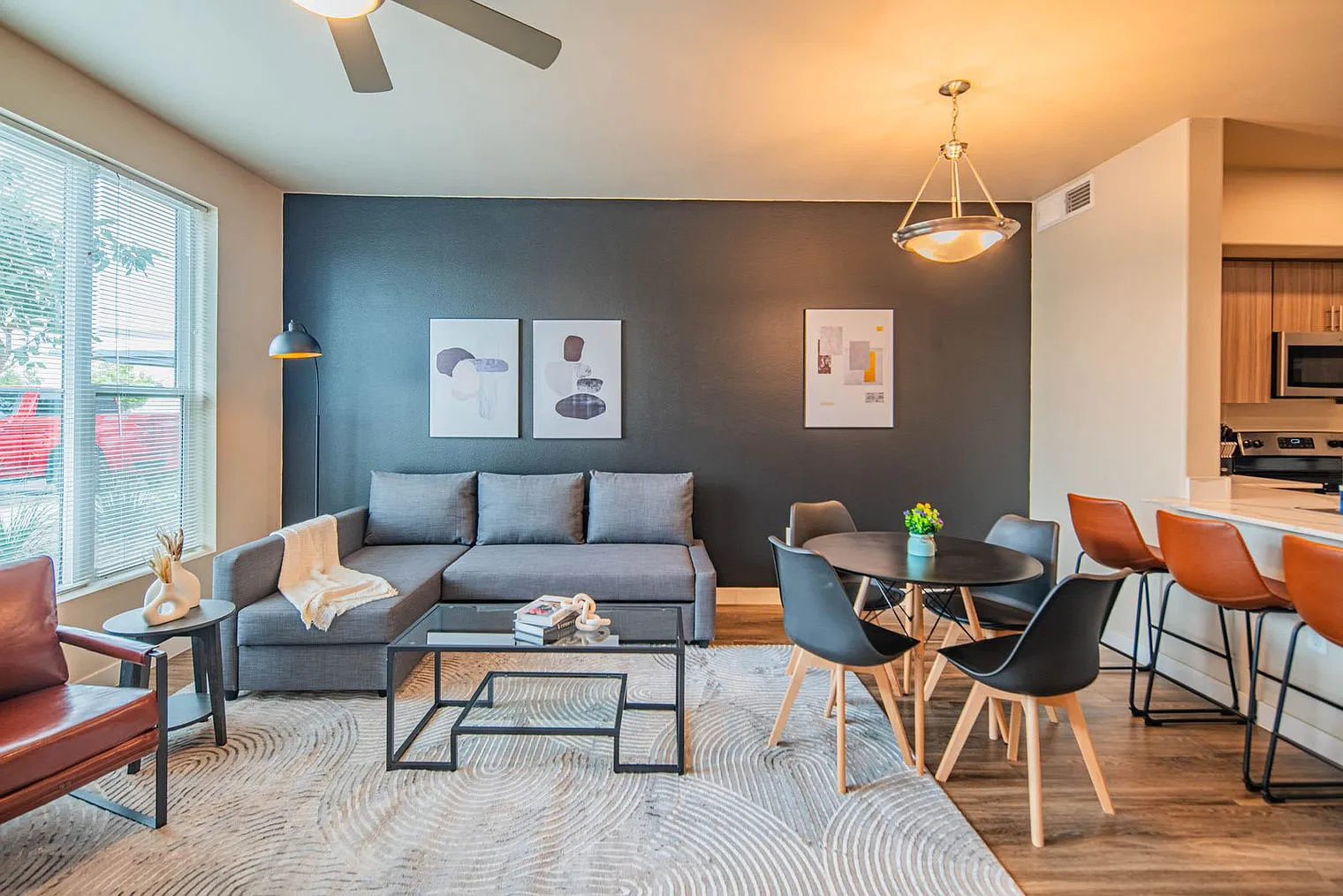 1 bed, 1.0 bath, 871 sqft, $2,359 — Photo 4