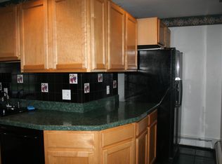 27 Carver St, Worcester, MA 01604