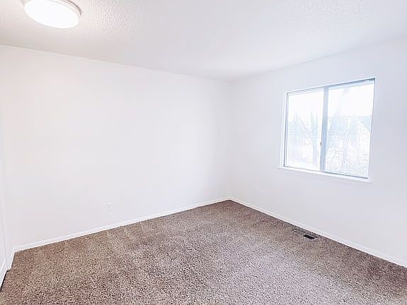 5th image of 13902 Falkirk Cir