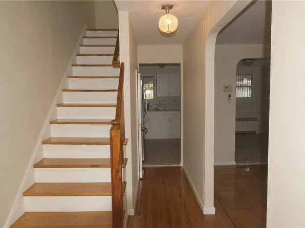 1051 E 213th Street, Bronx, NY 10469