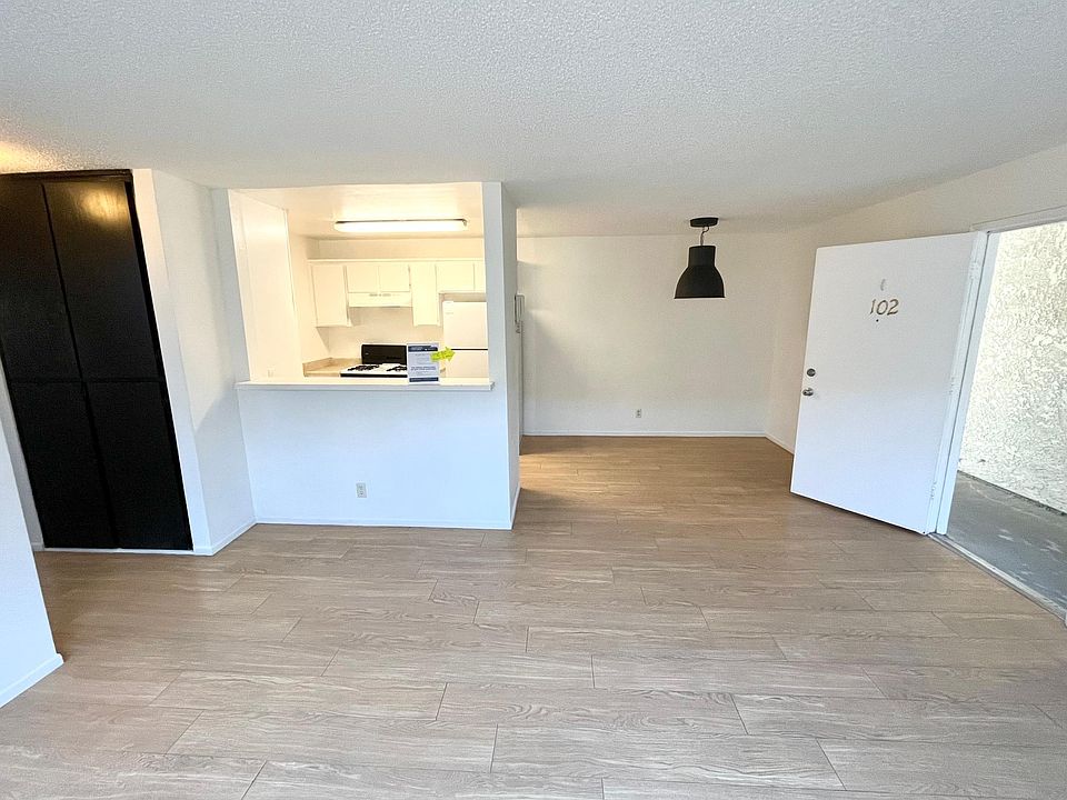 1st image of 3205 S Shasta Cir S #102