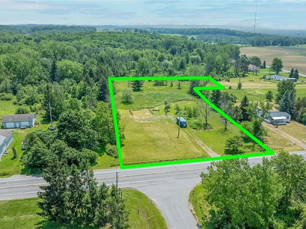 7230 Telephone Rd #11, Le Roy, NY 14482