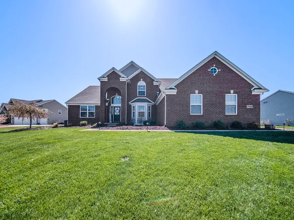 7735 Whirlaway Dr, Saline, MI 48176