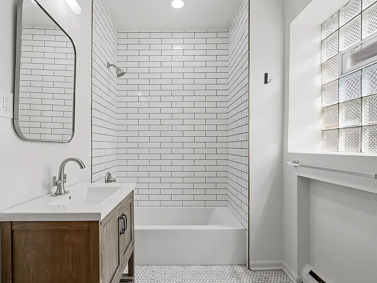 5229 S Greenwood Ave #3 — Photo 13