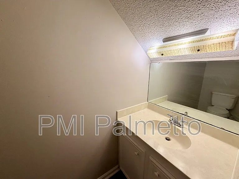 33 Chestnut Ferry Rd #202 — Photo 11