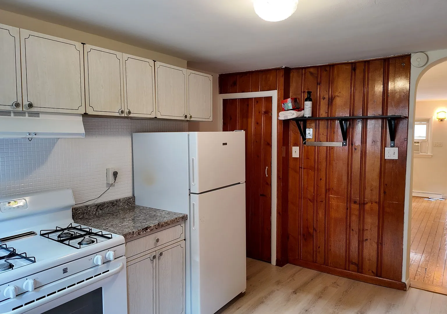 Charming 2-Bedroom Rowhome Pennsport — Photo 2