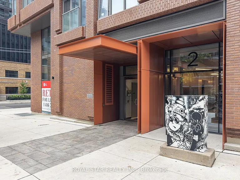 2 Augusta Ave #Penthouse 04 — Photo 3