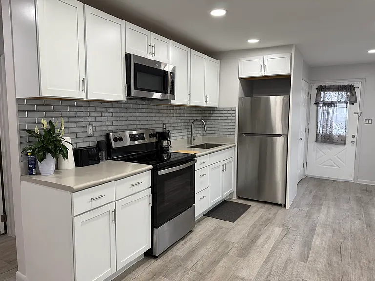10 Burton Ave — Photo 3