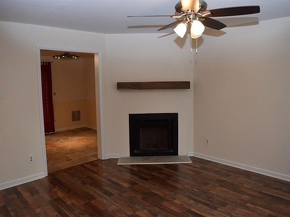 3rd image of 3101 Queen Anne Ct