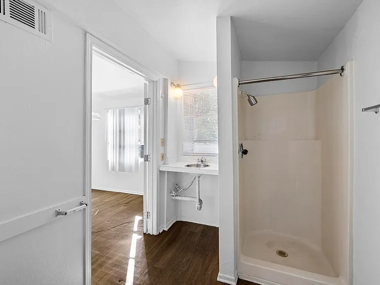 2335 Portland St — Photo 21