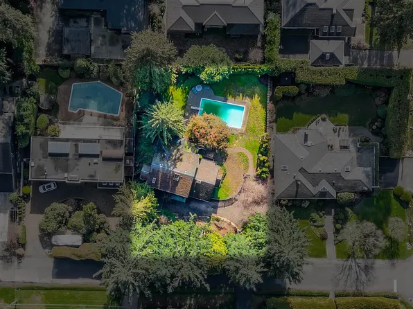 1650 Palmerston Ave, West Vancouver, BC V7V 2T8