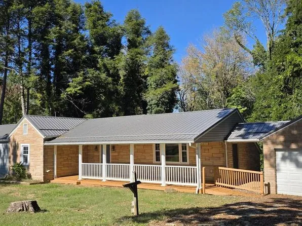 1702 Wagon Trail Rd, Ridgeway, VA 24148