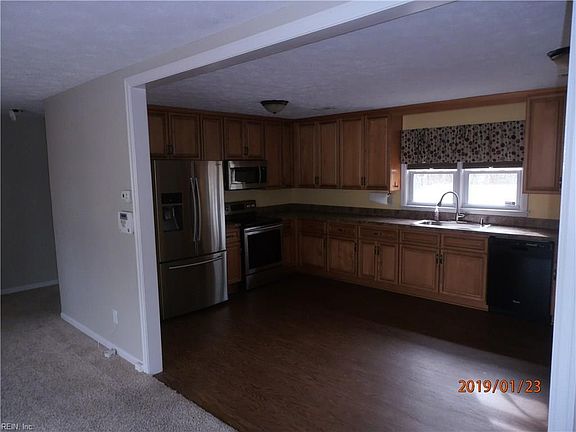 3rd image of 104 Dogwood Dr