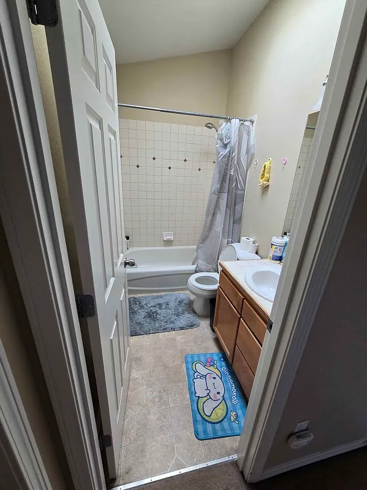 4 bed, 3.5 bath, 1600 sqft, $1,050 — Photo 3