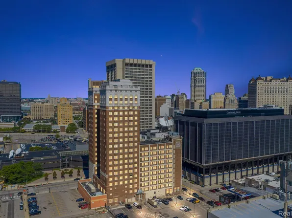 525 W Lafayette Blvd 34-apt 17B, Detroit, MI 48226