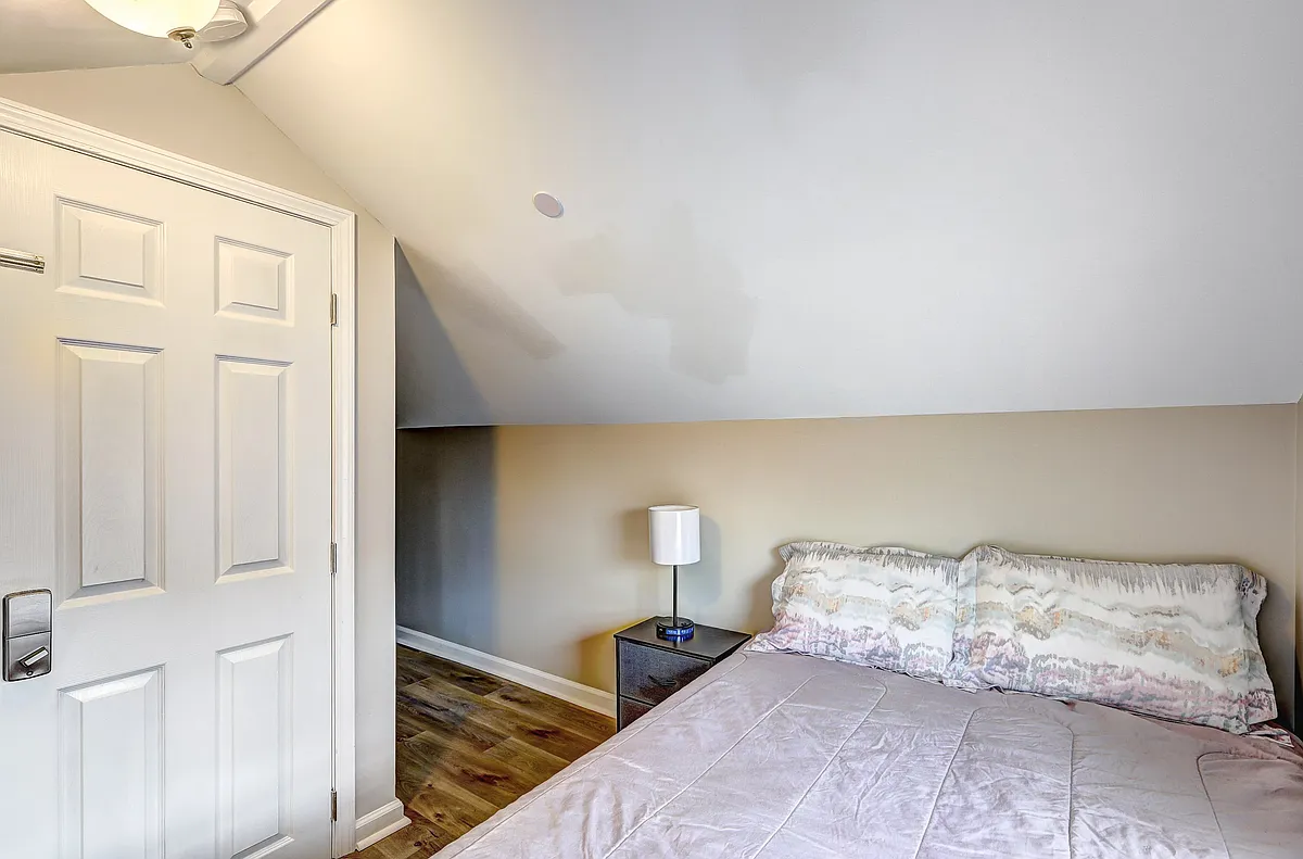 Bedroom 7- Lowery room- View 2 - Mellview Ave SW