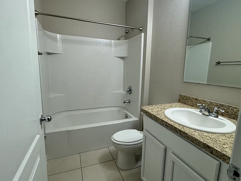 2000 Sky Meadow Ln — Photo 4