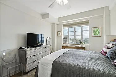 Sold by Avenue Sotheby's International Realty