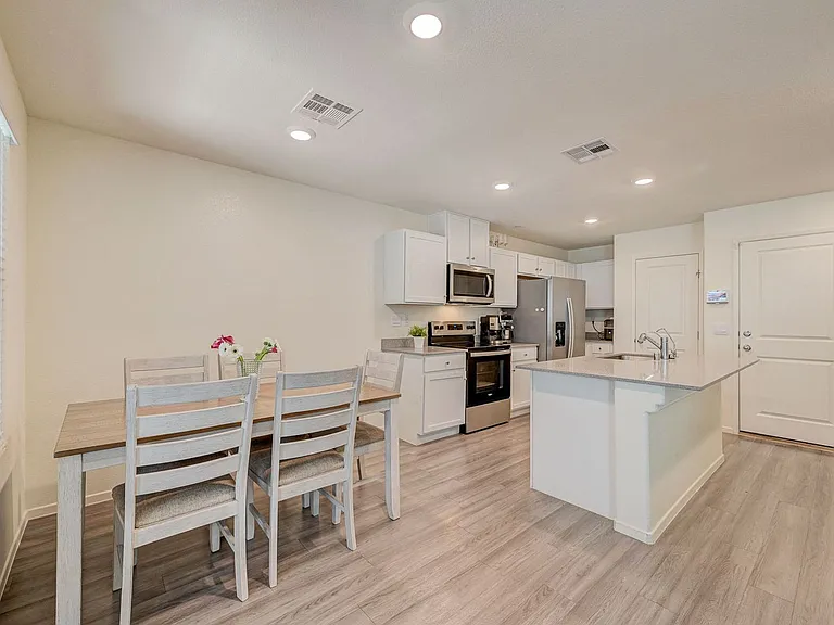 6928 Honor Hill St — Photo 17