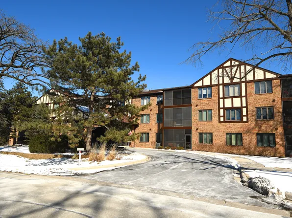 7800 W Foresthill Ln APT 301, Palos Heights, IL 60463