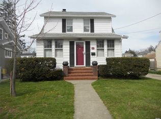 15 Spencer St, Farmingdale, NY 11735