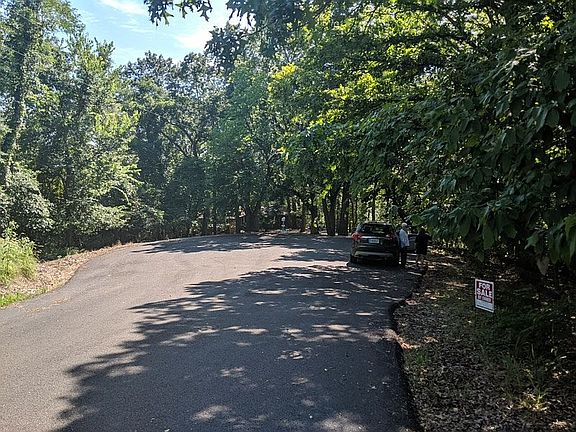 View of the cul-de-sac.