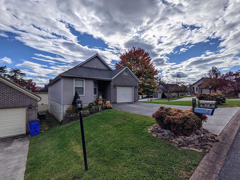 1st image of 924 Sammara Way