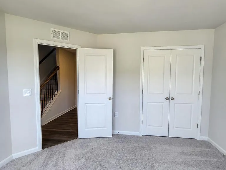 2431 Kasota Ln — Photo 6